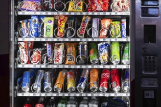 Snack machine with Twix, Snickers, M&M, Zweifel Chips, Red Bull, Coca Cola, Zweisimmen, Switzerland