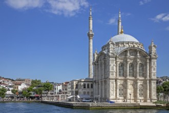 19th century Ortakoy mosque / Ortaköy Camii in Ottoman Baroque style on the European shoreline of