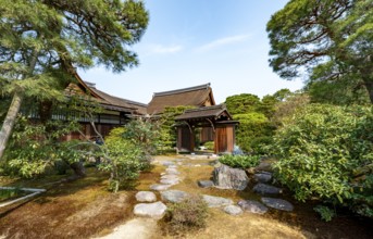 Way to a small gate, Gonaitei Garden, Japanese Garden, Kyoto Imperial Palace, Kyoto, Japan
