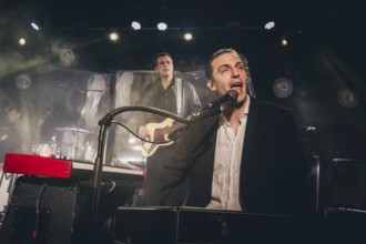 Pianist Johannes Aue from Billions live on 10 years of cocaine and raspberry ice cream tour 2026 in