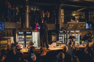 Singer Ben Hartmann from Billions always on the counter live on 10 years of cocaine and raspberry