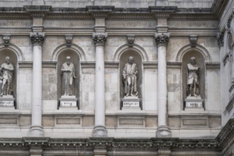 Statues of Michaelangelo, Tiziano, Reynolds and Wren, Royal Academy of Arts, Art Gallery and