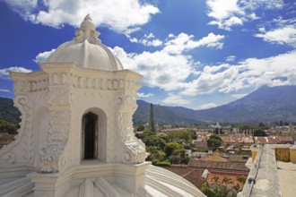 Detailed view and city view, Monastery of the Mercedarian Sisters, Iglesia y Convento de Nuestra