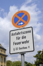 Traffic signs, absolute stopping ban with information on access zone for fire department