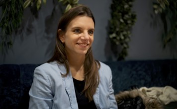 Young woman, portrait, brunette smiling, Stuttgart, Baden-Württemberg, Germany