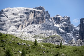 Mountain peaks of the Brenta Mountains, mountain landscape on the Grosté Plateau, Brenta Natural