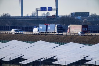 20 MWp open-air photovoltaic system, from RWE, with over 36600 solar modules, in a 200 meter edge,