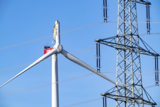 Defective wind turbine, bent rotor blade, in the Bedburg A44n wind farm, in the Garzweiler