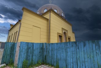 Destroyed synagogue under reconstruction, Jewish cemetery, since 1866, Chernivtsi, Ukraine
