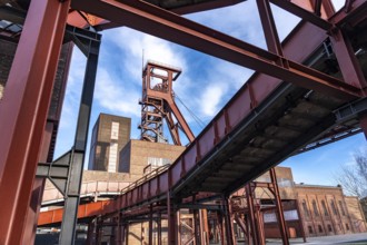 Zollverein colliery, 1/2/8 mine, shaft 1 strut conveyor frame, wagon circulation, UNESCO World