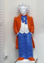 Beethoven figure in the colors blue, orange and white, the colors of the Deutsches Museum Bonn in