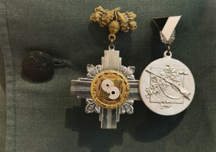 Traditional uniform of the shooting guild Rapen with shooting badge, detail, House of History, Bonn