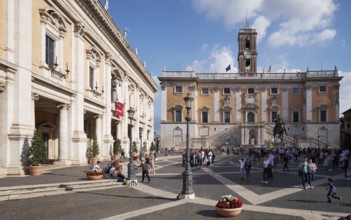 Palazzo Nuovo, equestrian statue of Marcus Aurelius in front of the Senatorial Palace (Palazzo