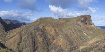Hiking trail with numerous hikers, volcanic peninsula, Ponta de São Lourenço, Ponta de Sao