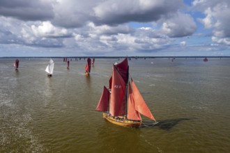 Zeesenboots, Zeesboots, Zeeskähne, traditional wooden wide-hulled sailing boats, Haffboot in