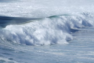 Breaking wave, Atlantic Ocean, Sagres, Algarve, Portugal
