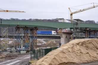 New construction of steel bridges Parts at the Duisburg-Kaiserberg motorway junction, complete