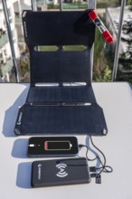 Solar module for charging power banks, mobile phones, small, transportable, emergency preparedness