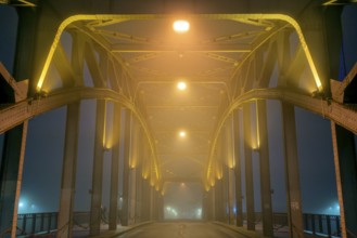 Weserbrücke Nacht fog Rinteln Germany