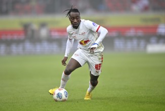 Yan Diomande RasenBallsport Leipzig RBL (49) Action on the ball Football Bundesliga, Voith-Arena,
