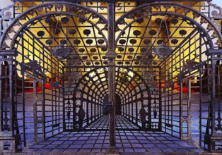 Baroque grid, the iron grid in front of the West Choir is considered the oldest perspective grid in