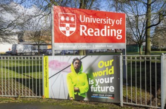 University of Reading sign, Shinfield Road Whiteknights Campus, Reading, Berkshire, England, UK