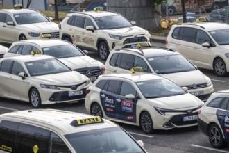Waiting area, staging area, for taxis, at Cologne/Bonn airport, from here the taxis go to the