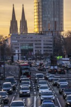 City traffic in Cologne-Deutz, rush hour in the afternoon, Opladener Strassen, Cologne Cathedral,