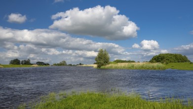 Wolkenspiel über der Hunte in der Wesermarsch, Holle, Hude, Lower Saxony, Germany