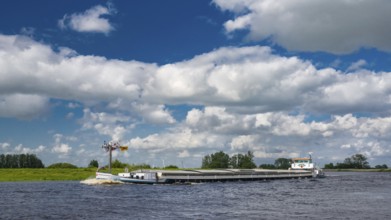 Barge on the Hunte, Holle, Hude, Lower Saxony, Germany