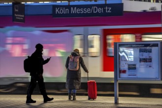 Passengers on the platform, S-Bahn train, Cologne-Messe/Deutz station, 2nd largest train station in