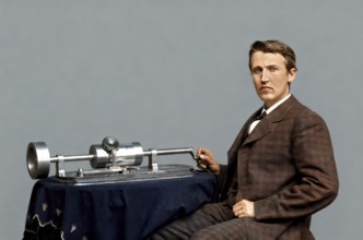 Thomas Alva Edison, 1847 - 1931, American inventor, Thomas Edison demonstrating the Tin-Foil