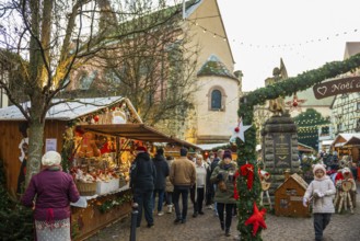 Christmas market, Eguisheim, Haut-Rhin, Grand Est Region, Alsace, France