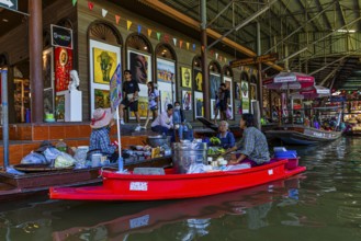 Boats with sellers on the Damneon Saduak floating markets channel, near Bangkok, Ratchaburi