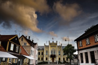 View of the New Town Hall and surrounding buildings on Town Hall Square, Rathausplatz,