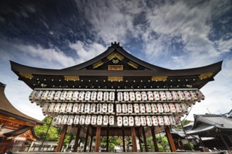 Yasaka-jinja shrine decorated with numerous lanterns in Kyoto, Kyoto, Higashiyama, Japan