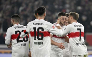 Goal celebration Ermedin Demirovic VfB Stuttgart (09) Maximilian Mittelstädt VfB Stuttgart (07)