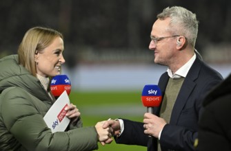 SKY presenter reporter Nele Ocik formerly Schenker interviewed microphone micro logo with CEO