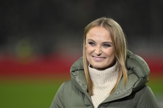 SKY presenter reporter Nele Ocik formerly Schenker portrait laeschels MHPArena, MHP Arena