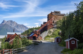 Kennicott Red Buildings, Kennicott Concentration Mill to extract copper from quarried rock,