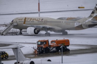 The onset of winter in North Rhine-Westphalia, flight operations are maintained at Düsseldorf