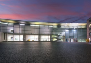 Neues Museum, State Museum of Art and Design in the evening, Luitpoldstr. 5, Nuremberg, Middle