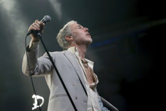 BAXTER DURY (son of Ian Dury), musician, singer, indie/pop, GB, ALLBARONE TOUR, live on 01.12.2025
