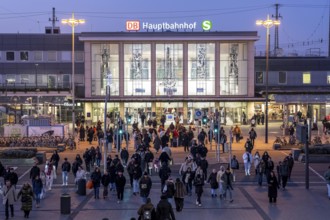 Dortmund Central Station, Station Building, Station Foreground, Pedestrian Crossing at Königswall