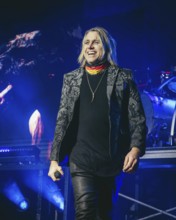 Singer Matt Walst from Three Days Grace live on tour 25 at Berlin's Tempodrom on 19.11.2025