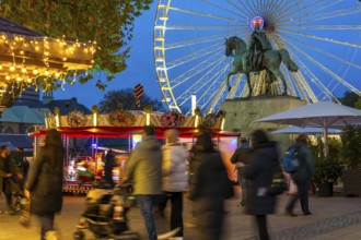 Full city center, shopping street, Kettwiger Straße pedestrian zone in Essen, first takeaways and