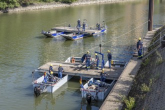 Construction of a multi-purpose pontoon, the specialist group for water hazards, in Düsseldorf, the
