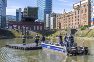 Transport of a floating platform with the jet-float system, this can be used as a work platform,