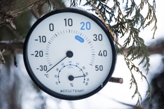 Thermometer indicating a temperature of -32°C, Region of la Mauricie, Province of Quebec, Canada