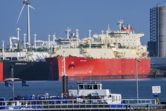 Liquefied gas terminal, so-called FRSU's, floating storage regasification units, factory ship